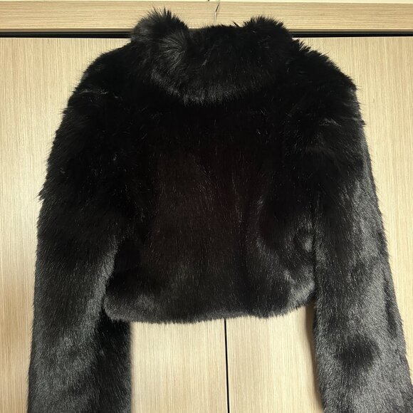 ALO Opulent Faux Fur Cropped Jacket - M - Picture 3 of 6